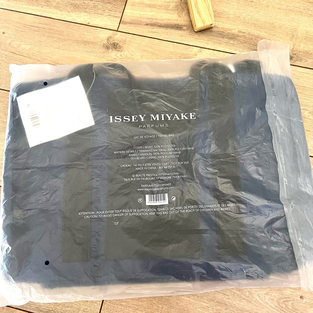 Issey Miyake Bag - Picture 3 of 3
